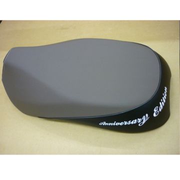 Selle Selleseat Sym Mio brun café/noir édition anniversaire (77200-A7A-200-T15)